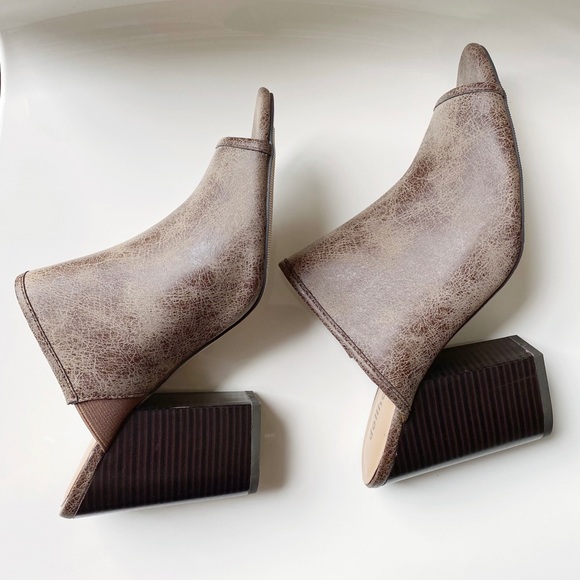 Peep Toe Chunky Heeled Mules - Picture 2 of 10